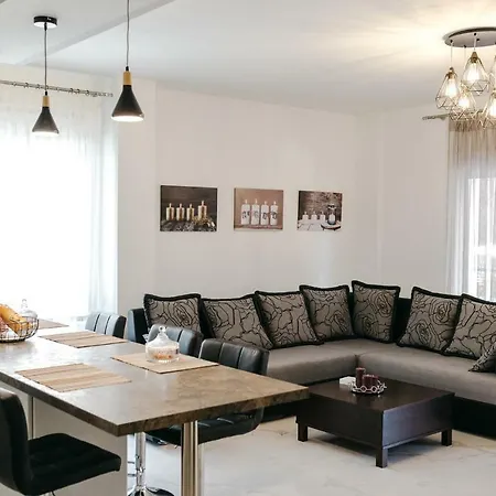 Belle Maison Apartment *